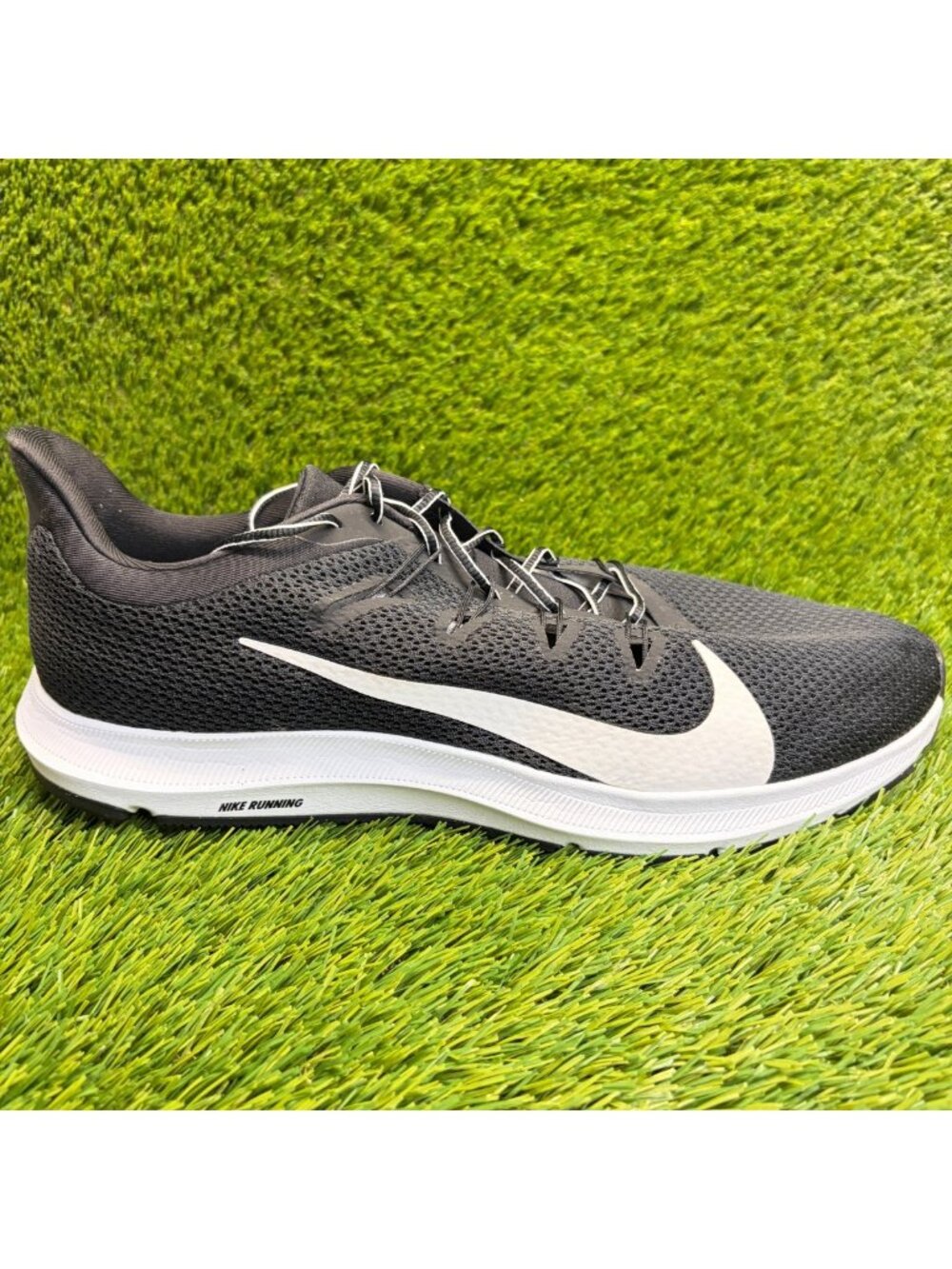 Nike Quest 2 Mens Size 14 Black White Athletic Running Walking Shoes Sneakers